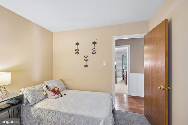 18 PINE GLEN DR, Sicklerville, NJ 08081