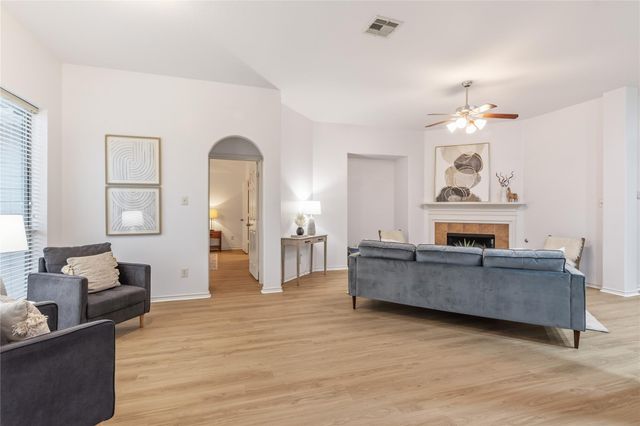 11517 Shadow Creek DR, Manor, TX 78653