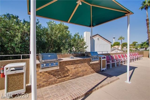 3111 Bel Air Drive 17E, Las Vegas, NV 89109