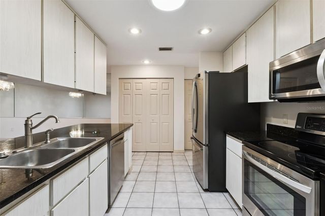 2993 POPLAR AVENUE, Leesburg, FL 34748