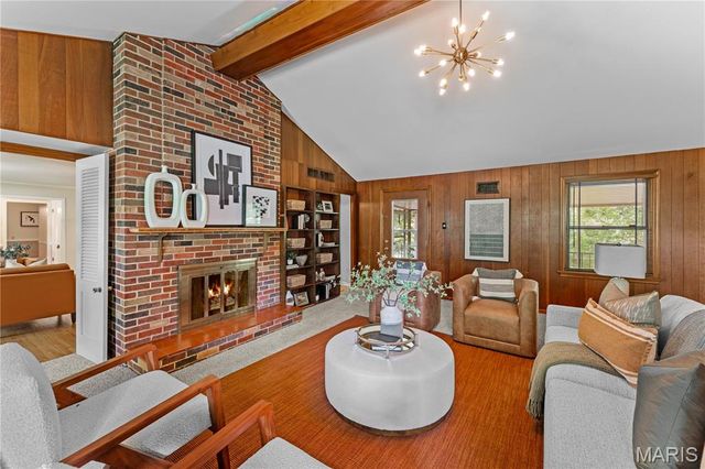 429 Geyer Forest Drive, Kirkwood, MO 63122