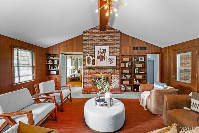 429 Geyer Forest Drive, Kirkwood, MO 63122