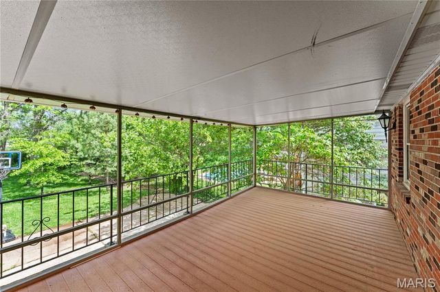429 Geyer Forest Drive, Kirkwood, MO 63122