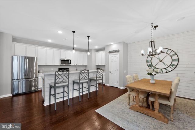 302 STAFFORD CT, Chester Springs, PA 19425