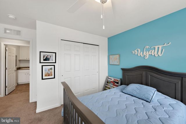 302 STAFFORD CT, Chester Springs, PA 19425