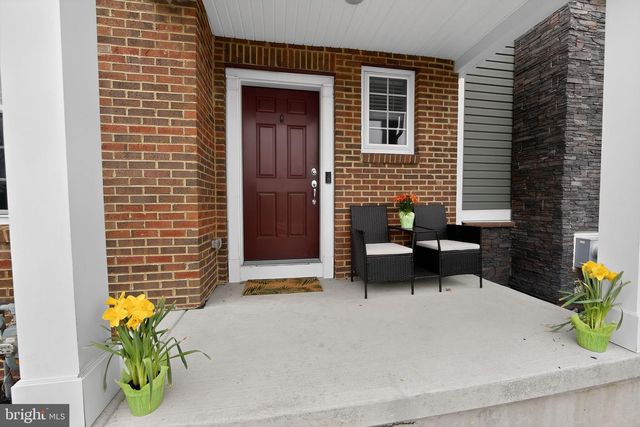 302 STAFFORD CT, Chester Springs, PA 19425