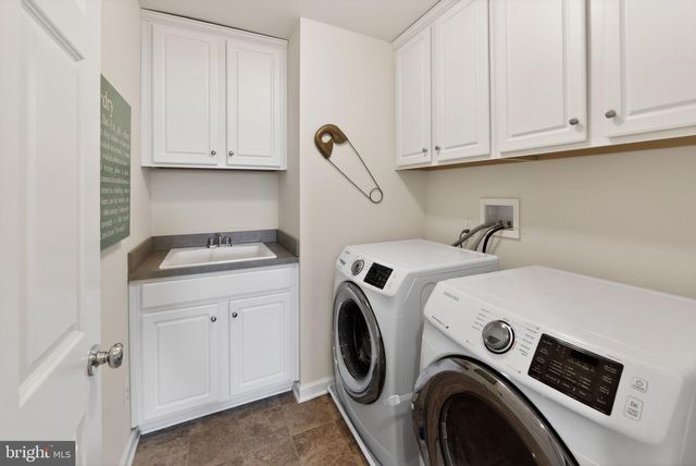 302 STAFFORD CT, Chester Springs, PA 19425