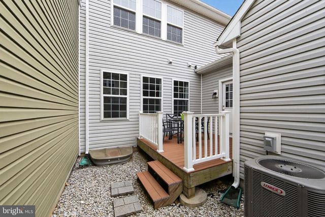 302 STAFFORD CT, Chester Springs, PA 19425