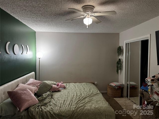 1554 Castell Lane, Hickory, NC 28601