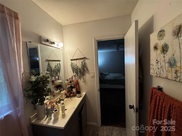 1554 Castell Lane, Hickory, NC 28601