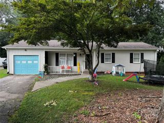 1554 Castell Lane, Hickory, NC 28601