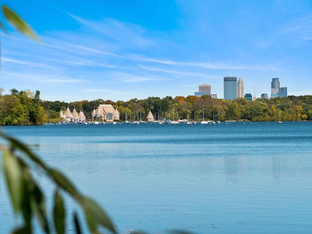 2700 W 44th Street 302, Minneapolis, MN 55410