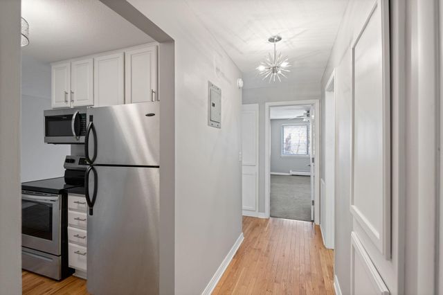 2700 W 44th Street 302, Minneapolis, MN 55410