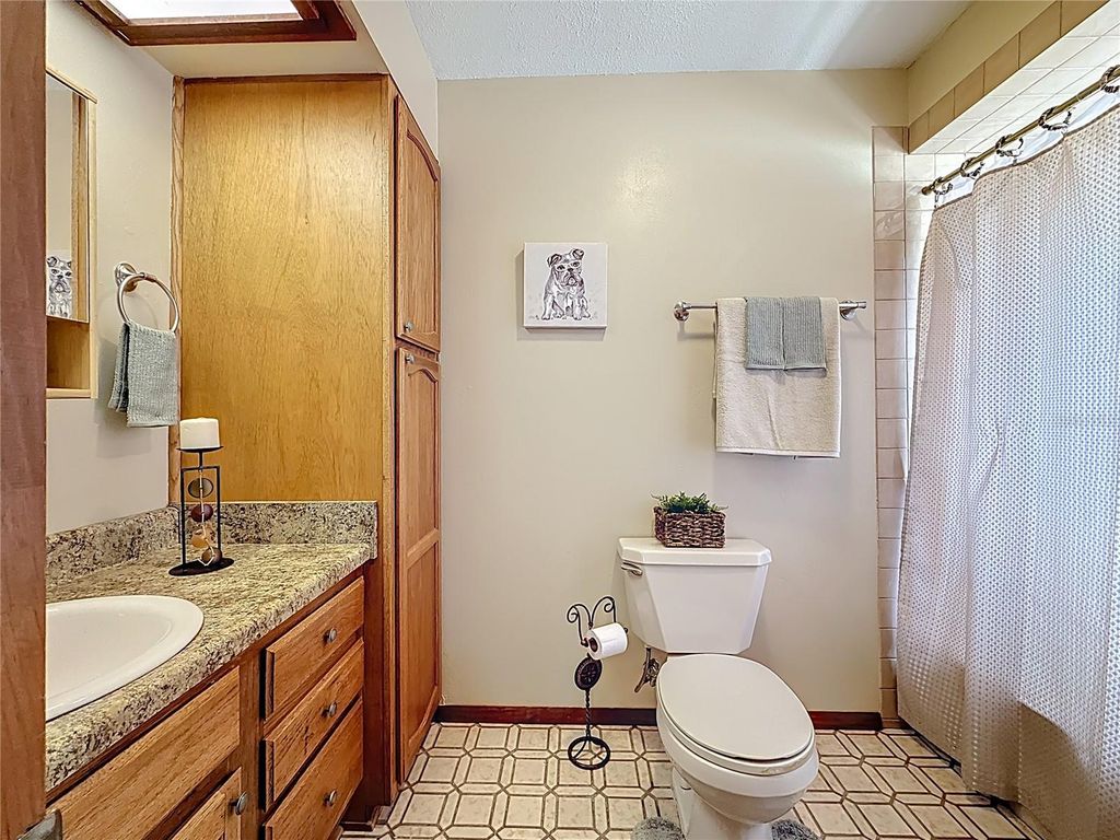 Image 17 of property listing at 3809 PORTER ROAD, Lithia, FL 33547