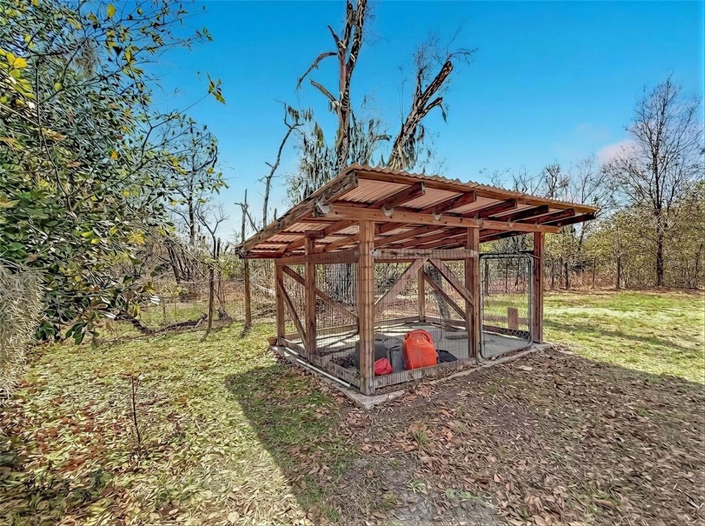 Image 27 of property listing at 3809 PORTER ROAD, Lithia, FL 33547