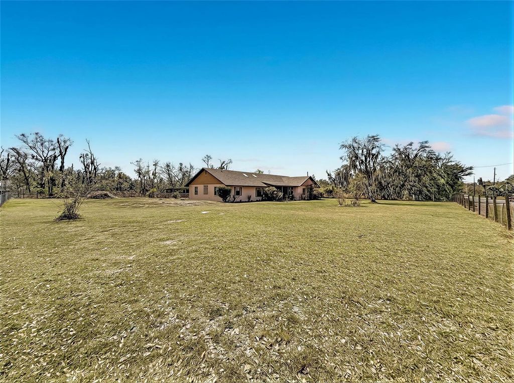 Image 31 of property listing at 3809 PORTER ROAD, Lithia, FL 33547