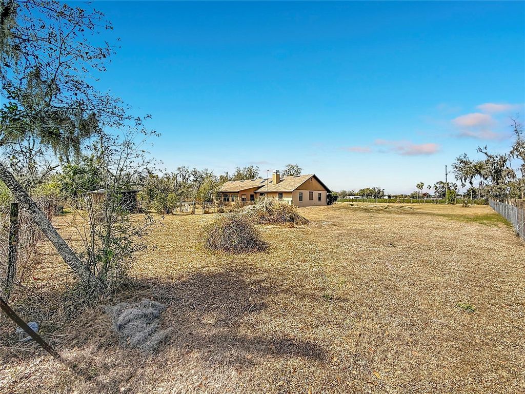 Image 32 of property listing at 3809 PORTER ROAD, Lithia, FL 33547