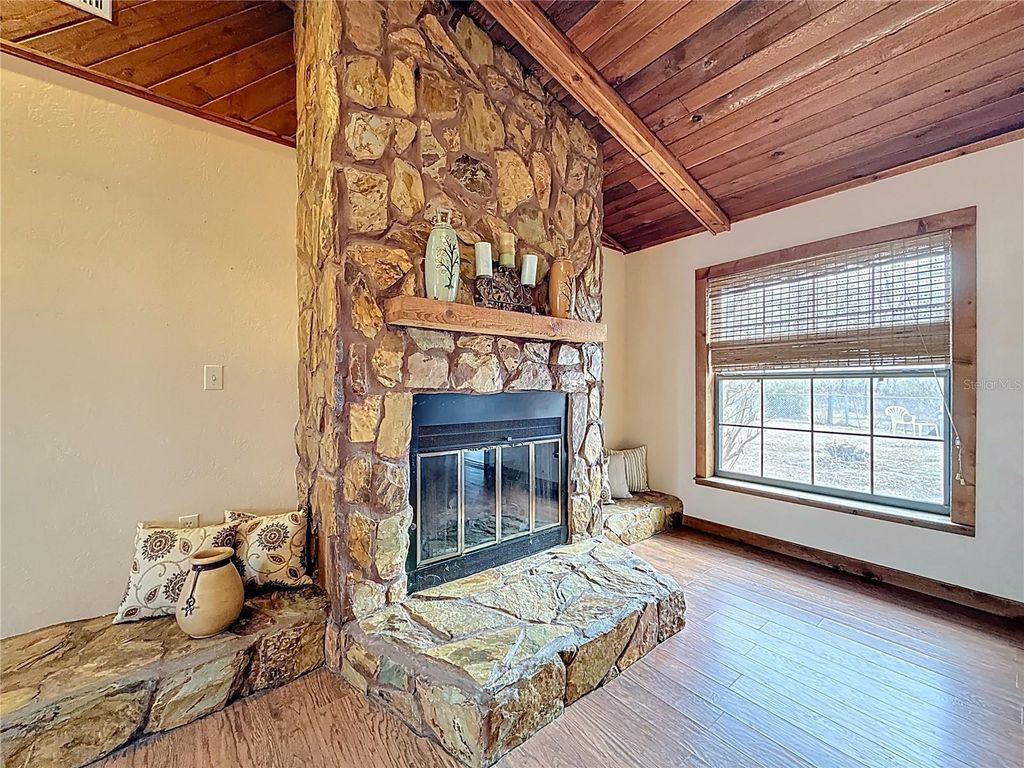 Image 41 of property listing at 3809 PORTER ROAD, Lithia, FL 33547