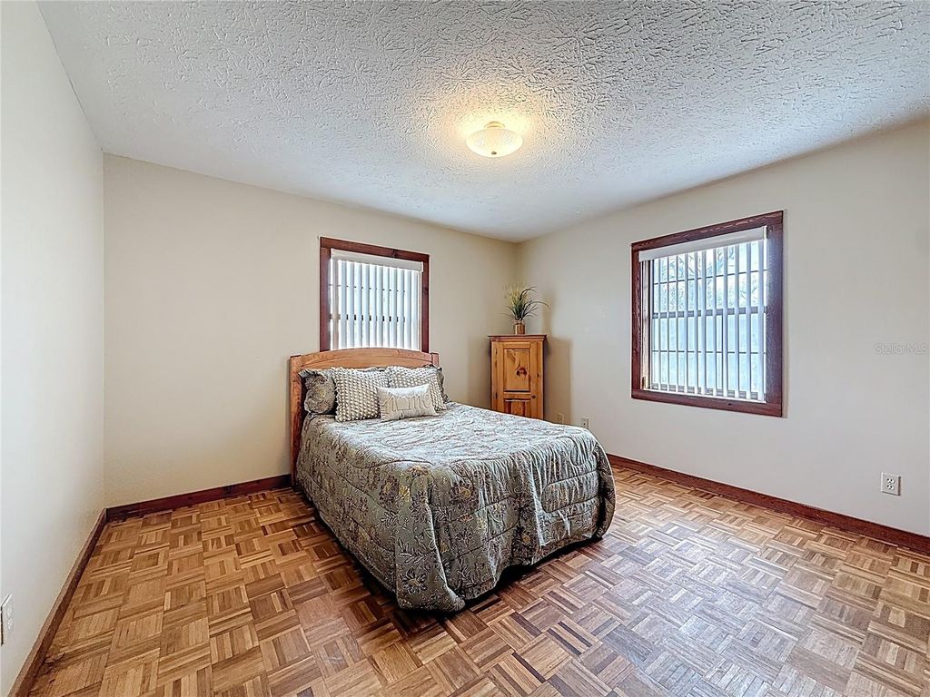 Image 44 of property listing at 3809 PORTER ROAD, Lithia, FL 33547