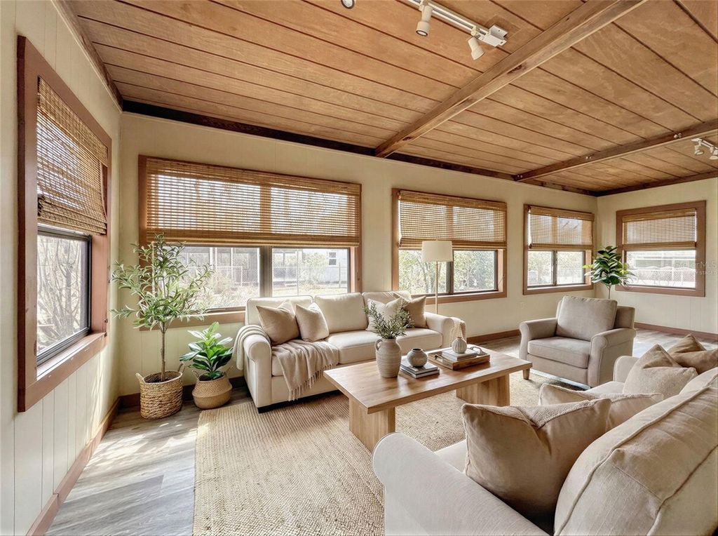 Image 10 of property listing at 3809 PORTER ROAD, Lithia, FL 33547