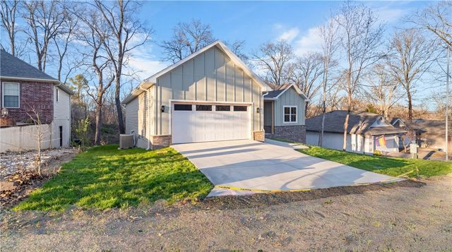 5 Burnham Drive, Bella Vista, AR 72715