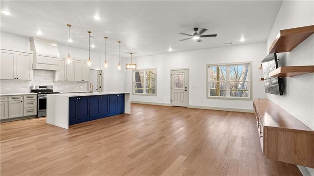 5 Burnham Drive, Bella Vista, AR 72715