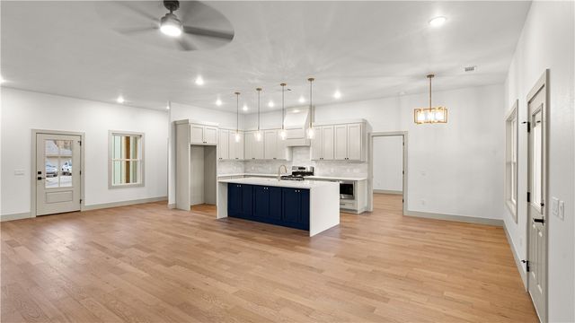 5 Burnham Drive, Bella Vista, AR 72715