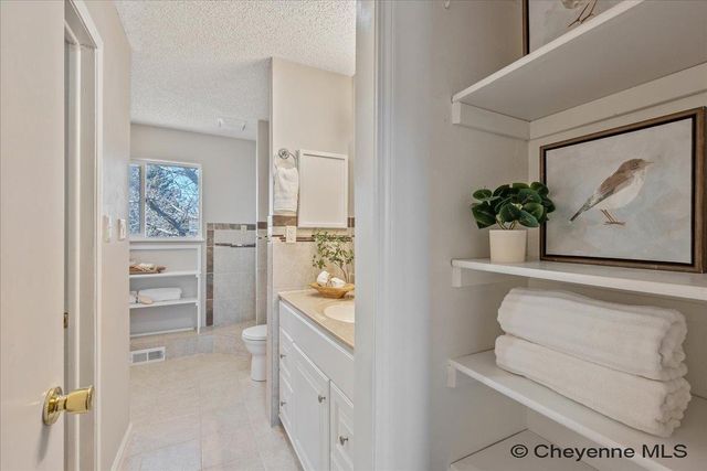 4728 LINDEN WY, Cheyenne, WY 82009