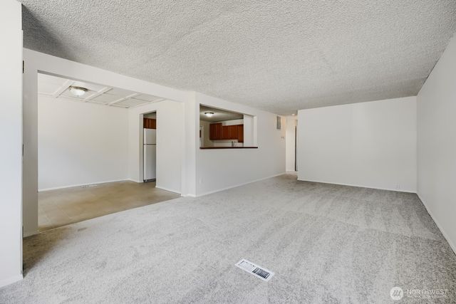 31349 13th Avenue S, Federal Way, WA 98003