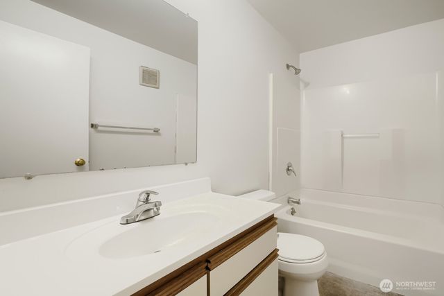 31349 13th Avenue S, Federal Way, WA 98003