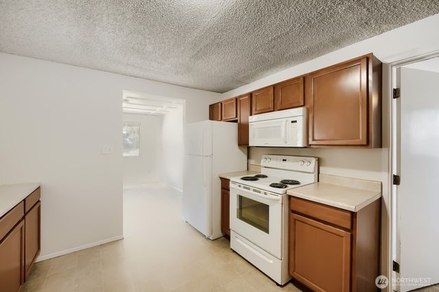 31349 13th Avenue S, Federal Way, WA 98003