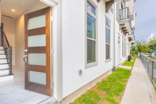 5836 E Post Oak Lane, Houston, TX 77055