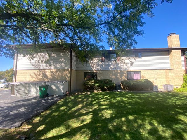 313 Dawn Court, Bloomingdale, IL 60108