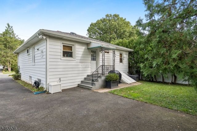 65 Marion Ave, New Providence Boro, NJ 07974