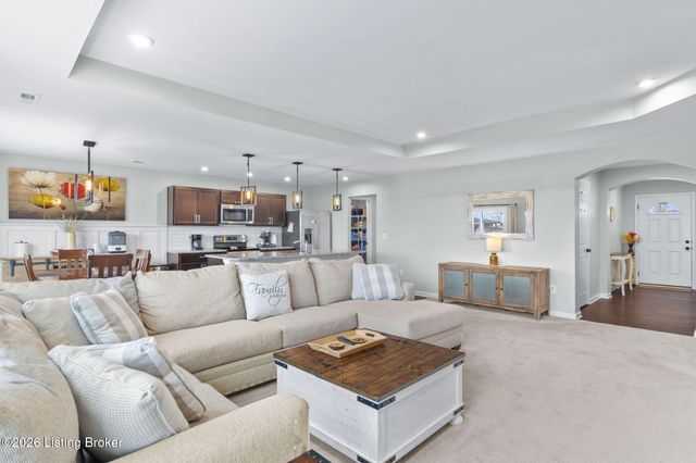 139 Ruby Farm Dr, Mt Washington, KY 40047