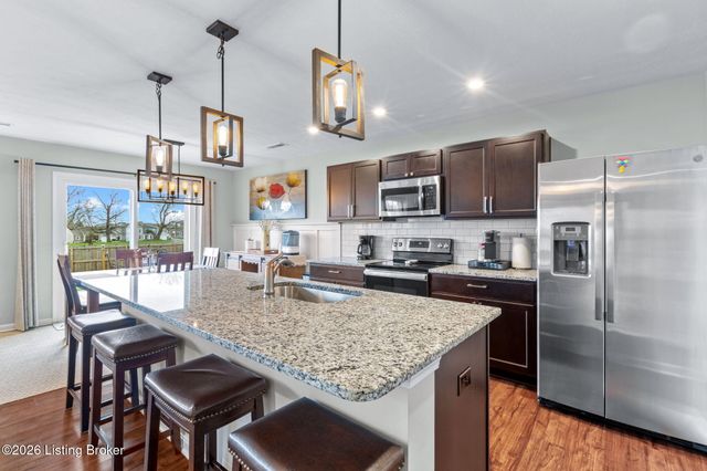 139 Ruby Farm Dr, Mt Washington, KY 40047