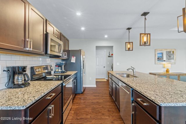 139 Ruby Farm Dr, Mt Washington, KY 40047