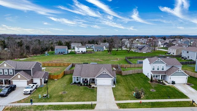 139 Ruby Farm Dr, Mt Washington, KY 40047