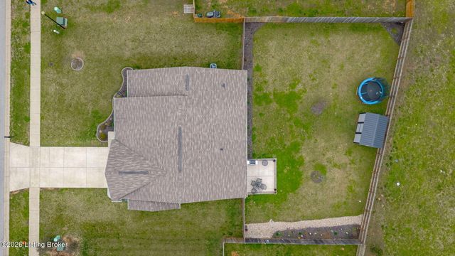 139 Ruby Farm Dr, Mt Washington, KY 40047