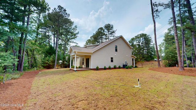 125 Juniper Lake Road, West End, NC 27376