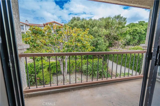 6527 Beachview Drive, Rancho Palos Verdes, CA 90275