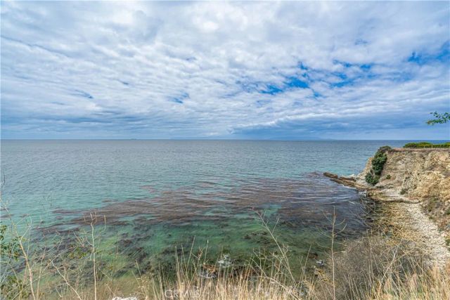6527 Beachview Drive, Rancho Palos Verdes, CA 90275