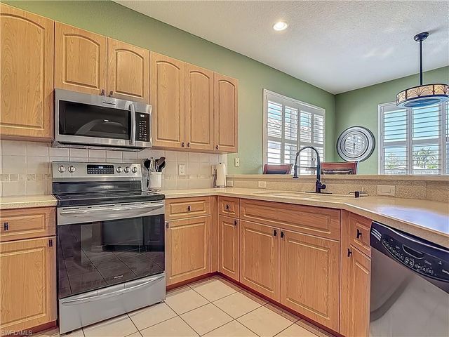 20768 Tisbury LN, North Fort Myers, FL 33917