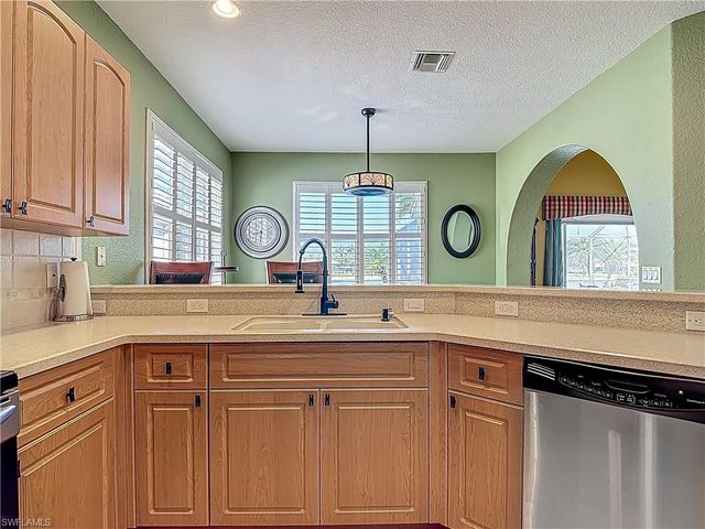 20768 Tisbury LN, North Fort Myers, FL 33917