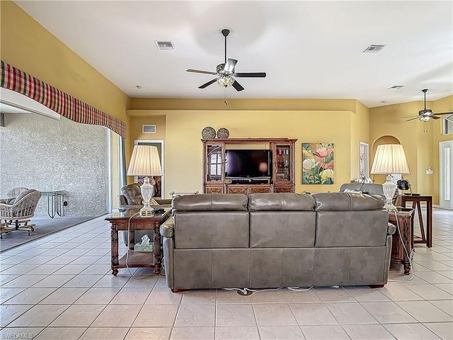 20768 Tisbury LN, North Fort Myers, FL 33917