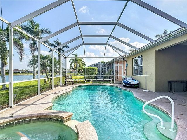 20768 Tisbury LN, North Fort Myers, FL 33917