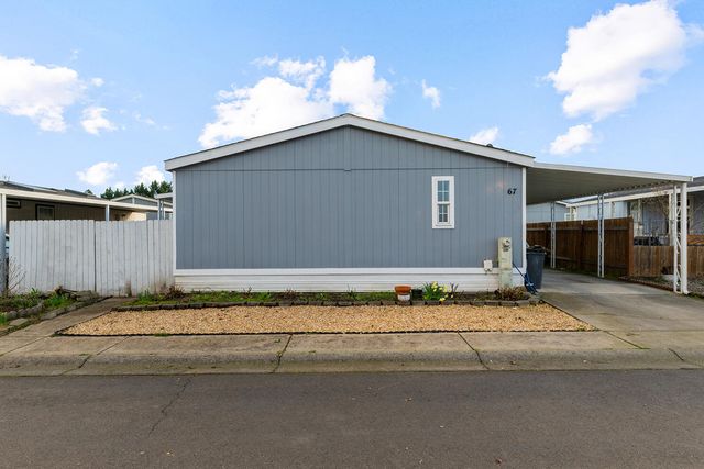 1570 S Peach Street 67, Medford, OR 97501