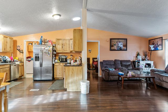 1570 S Peach Street 67, Medford, OR 97501