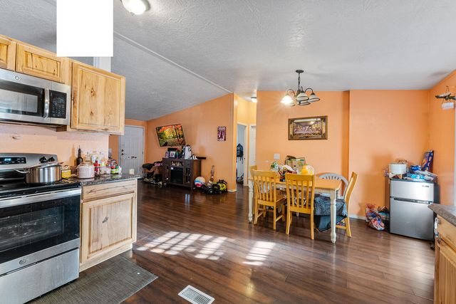 1570 S Peach Street 67, Medford, OR 97501