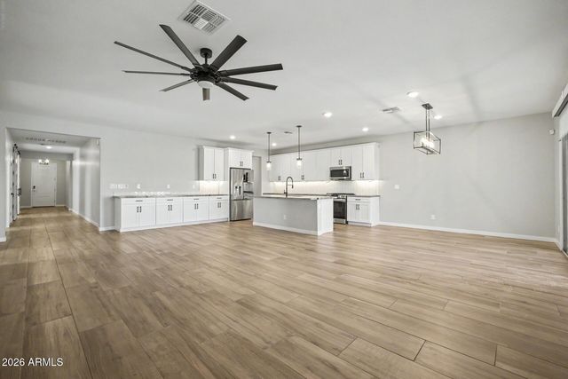 16863 W Maya Way, Surprise, AZ 85387
